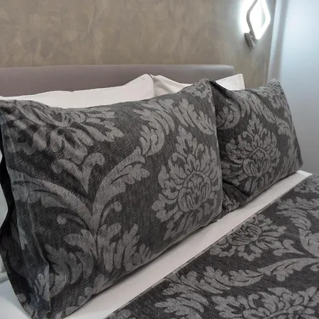 Moet Apartment