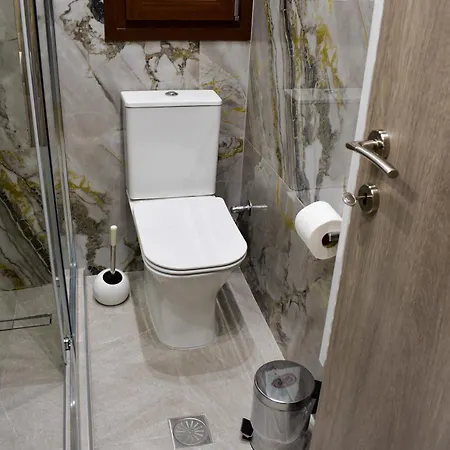 Moet Free Private Parking